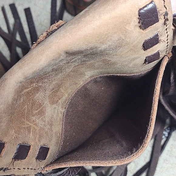 STS Ranch Distressed Leather Fringe Phone Crossbody bag - Picture 9 of 10